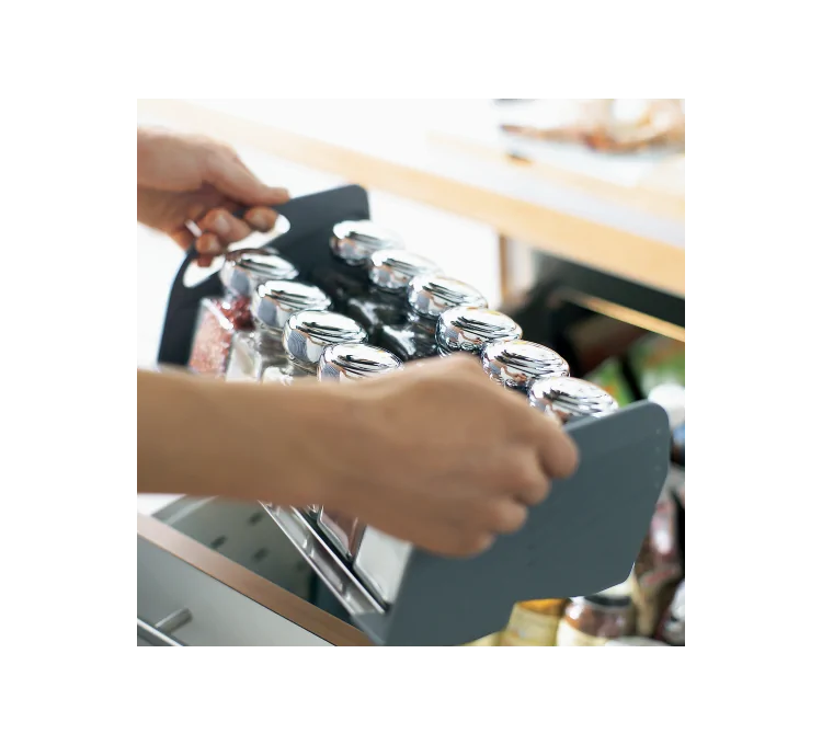 Here's the English translation:Modular spice rack for drawer