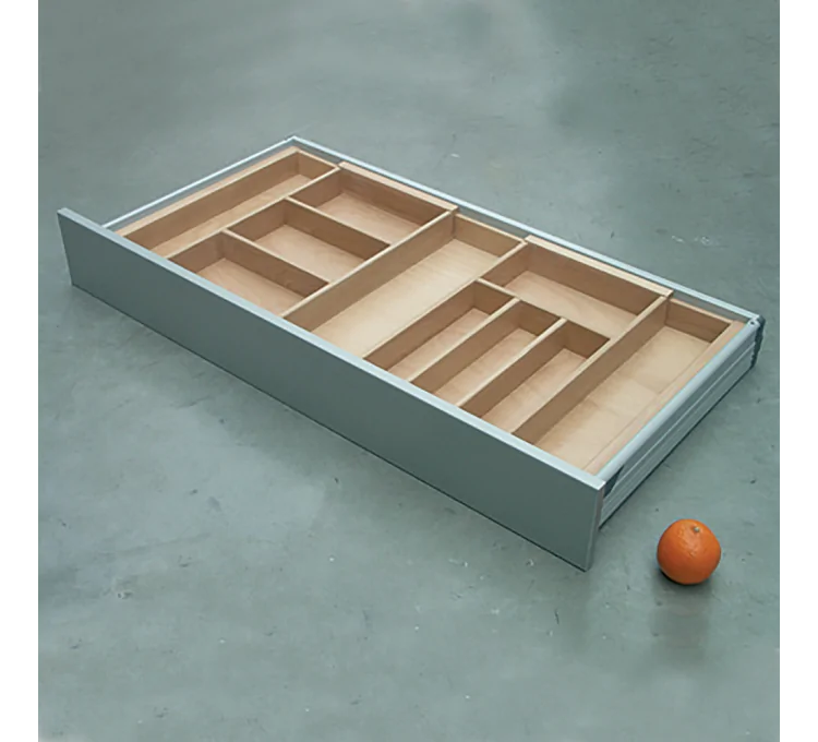 Here's the translation:Premium expandable cutlery tray in solid beech