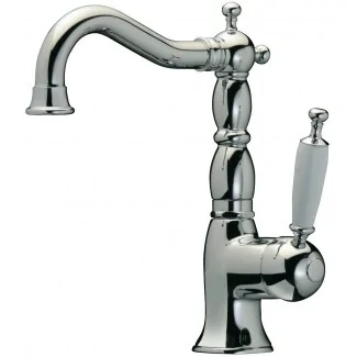 Here's the English translation:Swivel Spout Faucet for Sink